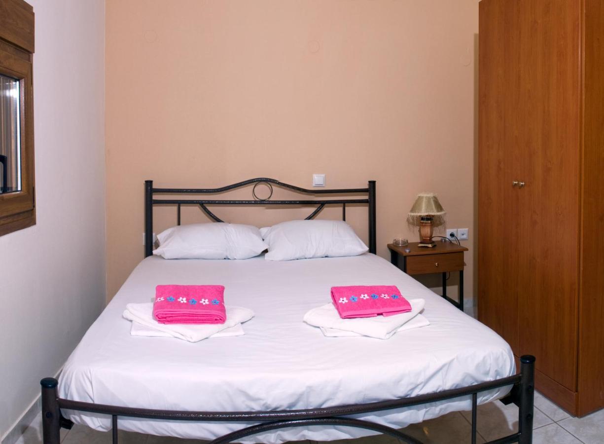 Christina Apartments Pánormos Екстериор снимка