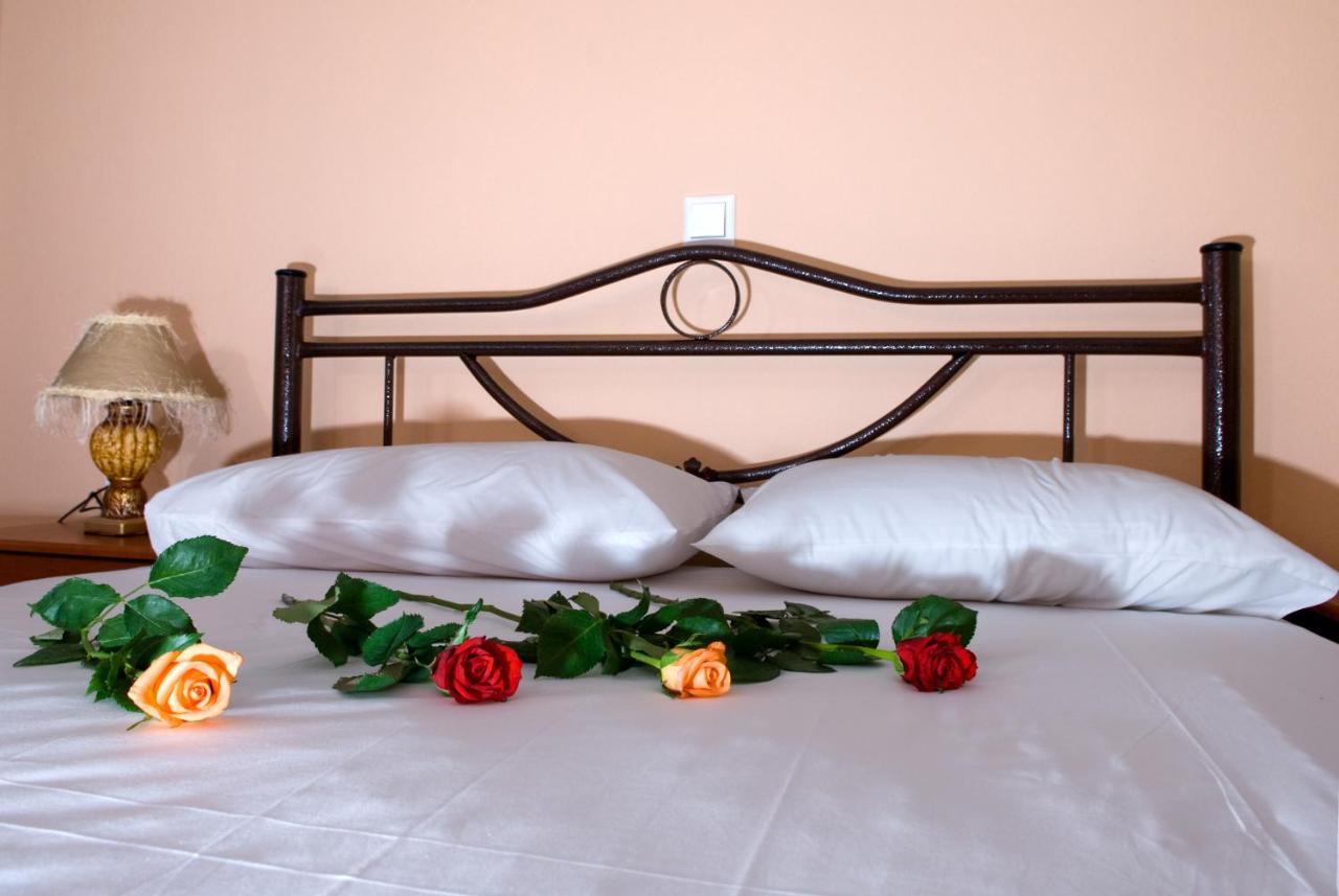 Christina Apartments Pánormos Екстериор снимка